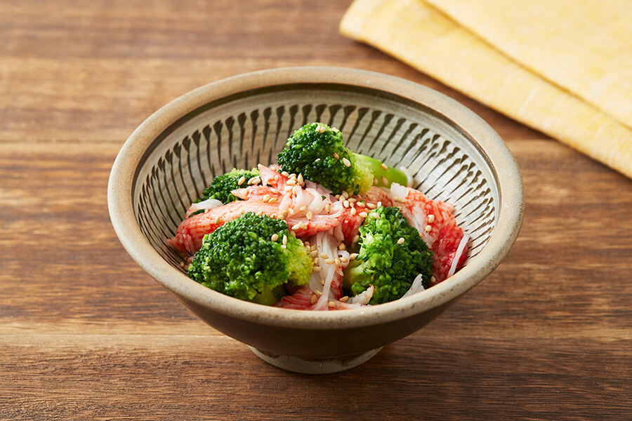 レンジで簡単！ごま油香るソテー　カニカマ×ブロッコリー