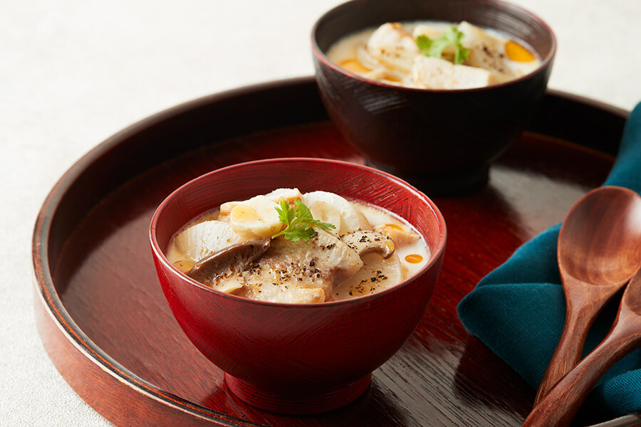 厚切り豚バラのにんにく麻辣豆乳スープ