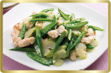 緑野菜と鶏肉の炒めもの