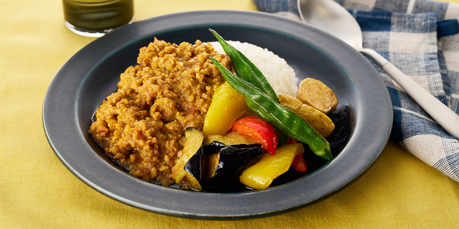 季節の素揚げ野菜のせカレー