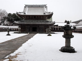 加賀2代藩主・前田利長の菩提を弔うため、3代藩主・前田利常によって建立された瑞龍寺。造営には20年の歳月を要しました。